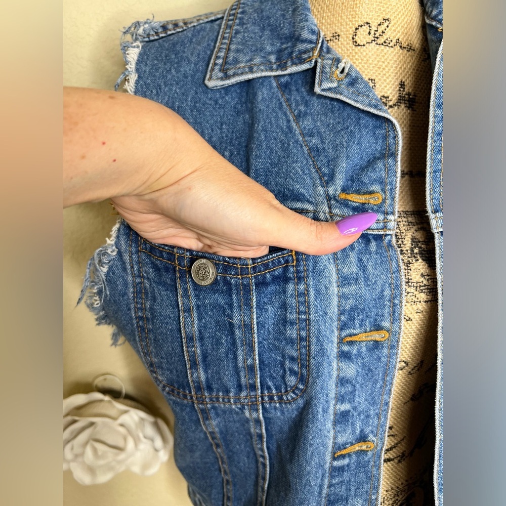 Vintage Gitano Medium Blue Wash Denim Frayed Sleeves Trucker Vest Sz Small - Picture 7 of 14